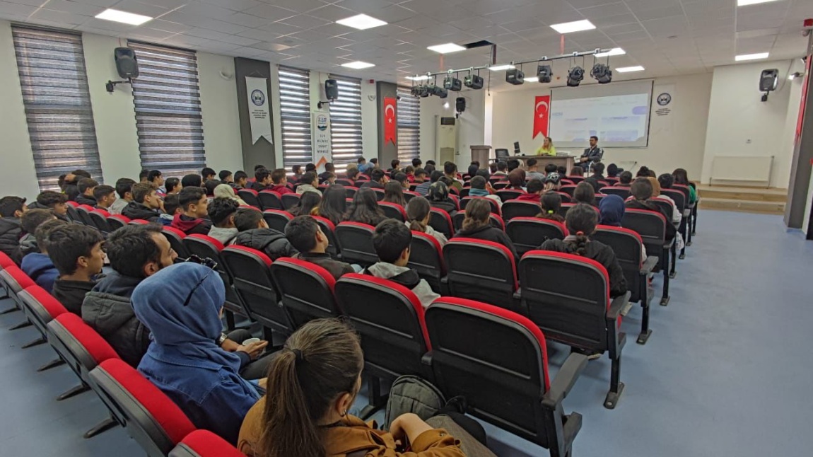 Öğretmen ve Öğrencilere MEBİ platformunun tanıtım semineri gerçekleştirildi.